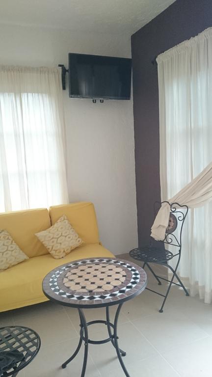 Posada Los Robles テポストラン 部屋 写真