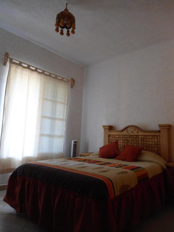 Posada Los Robles テポストラン 部屋 写真